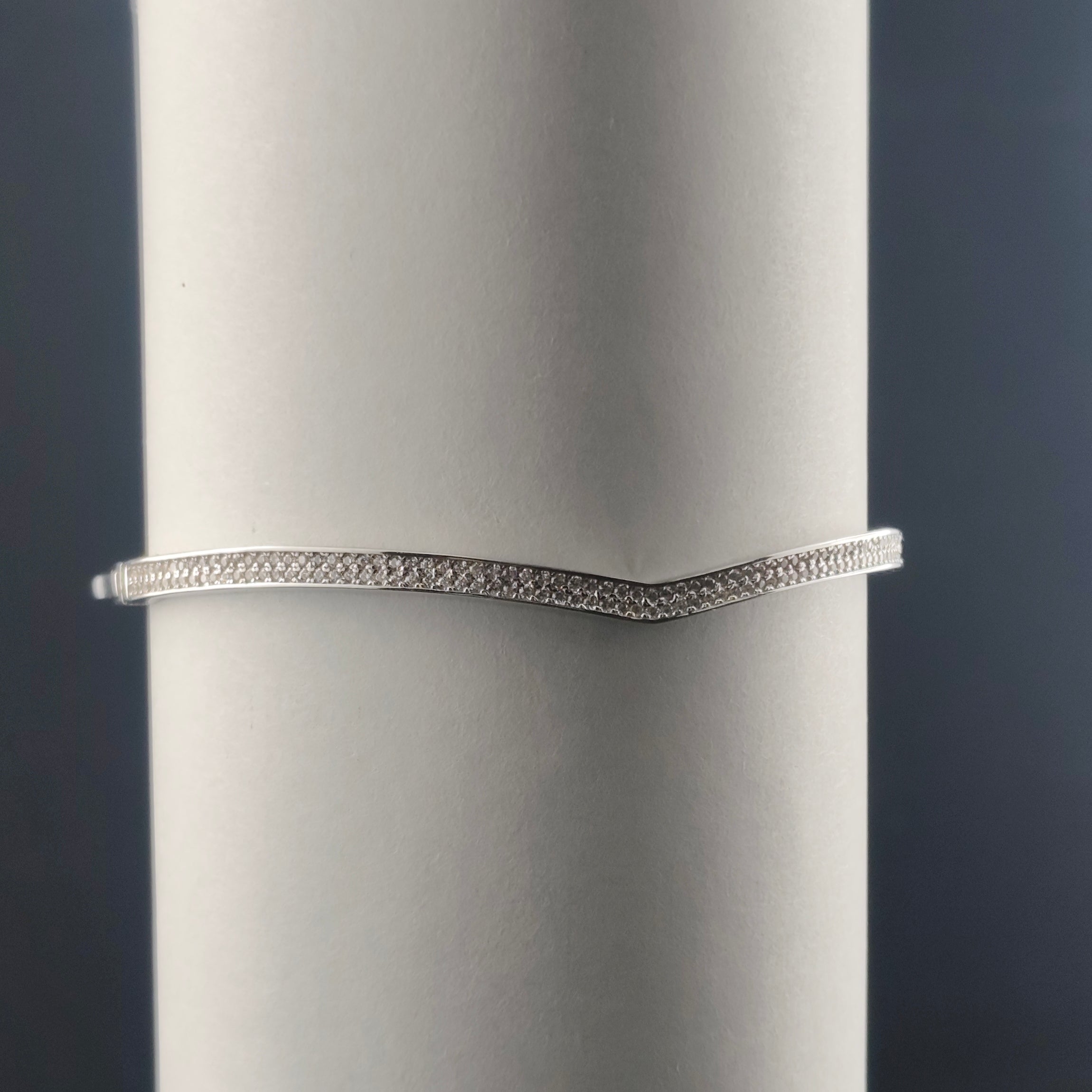 SILVER ELEGANCE BANGLE