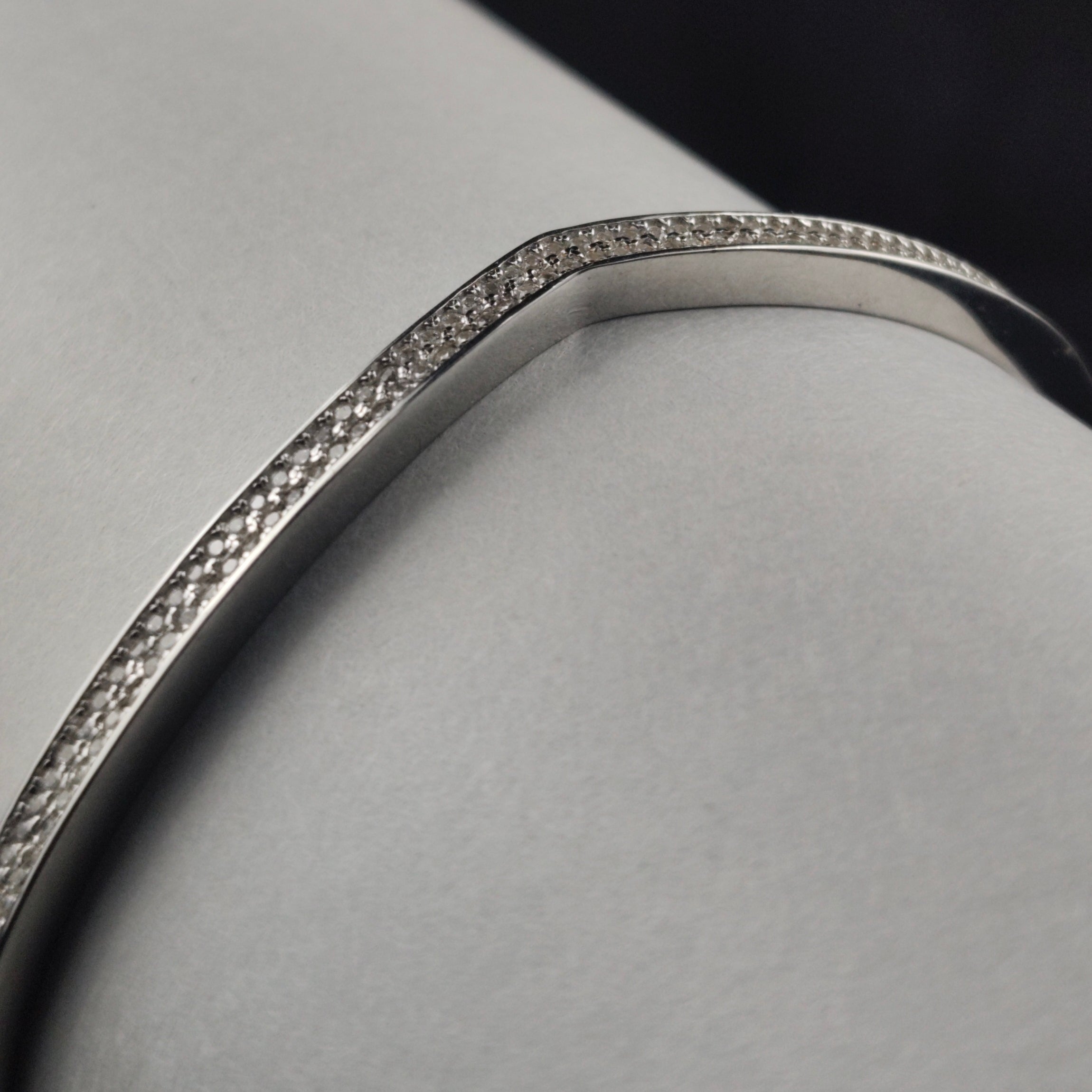 SILVER ELEGANCE BANGLE
