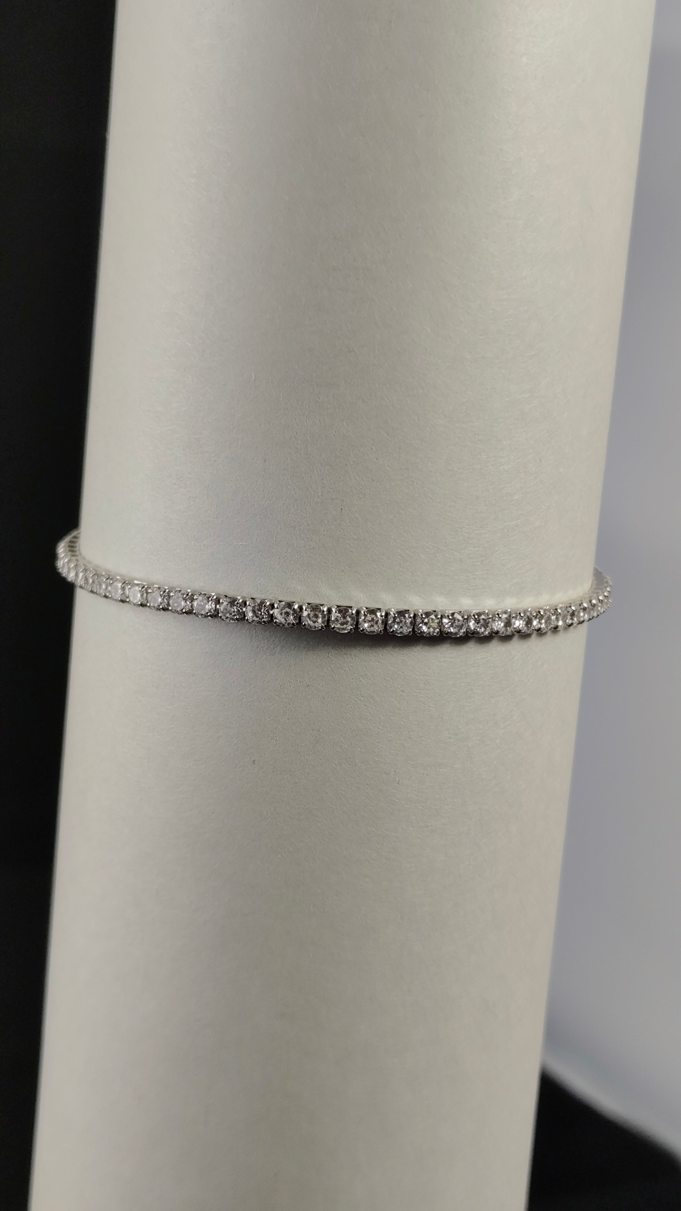 SPARKLING CUBIC ZIRCONIA