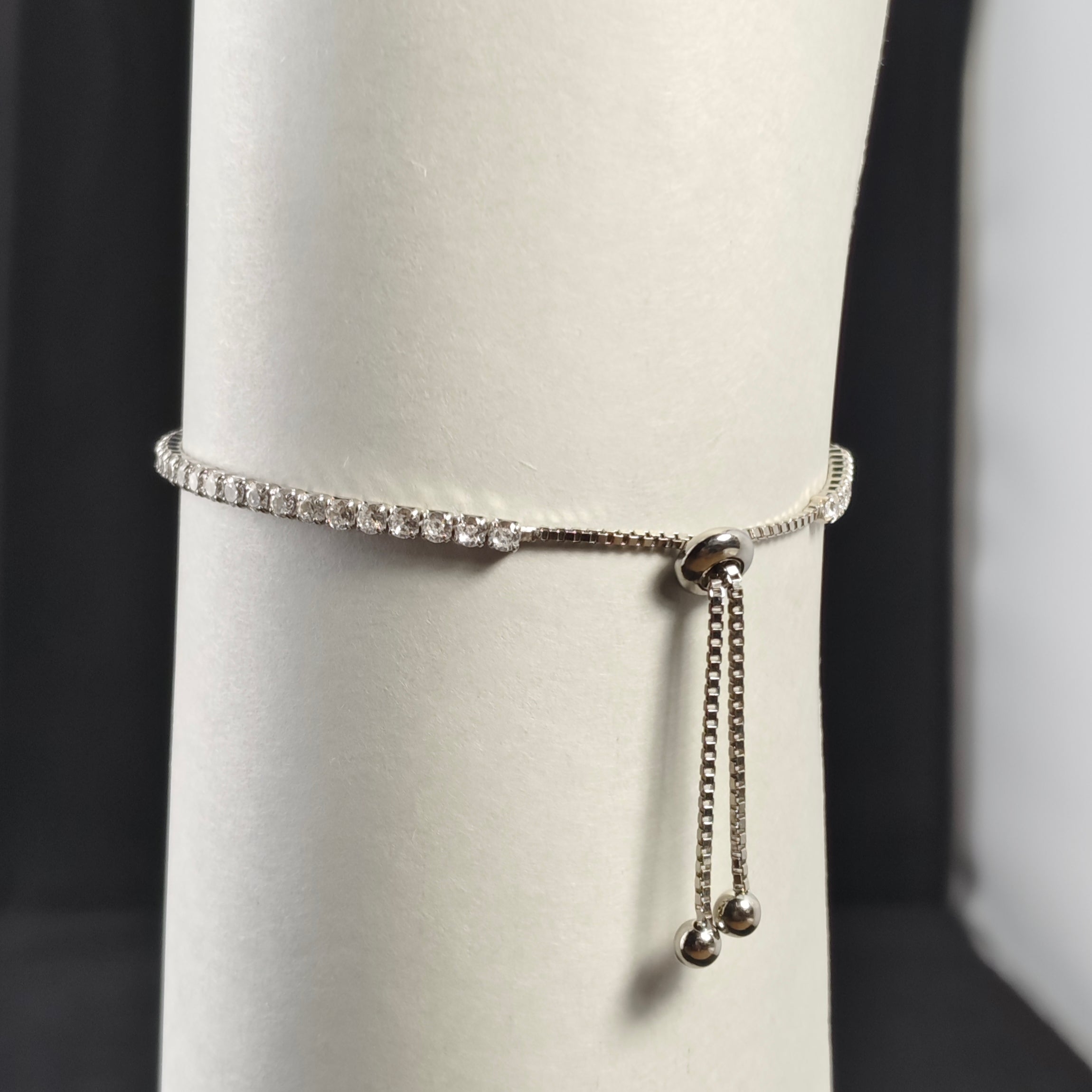 SPARKLING CUBIC ZIRCONIA