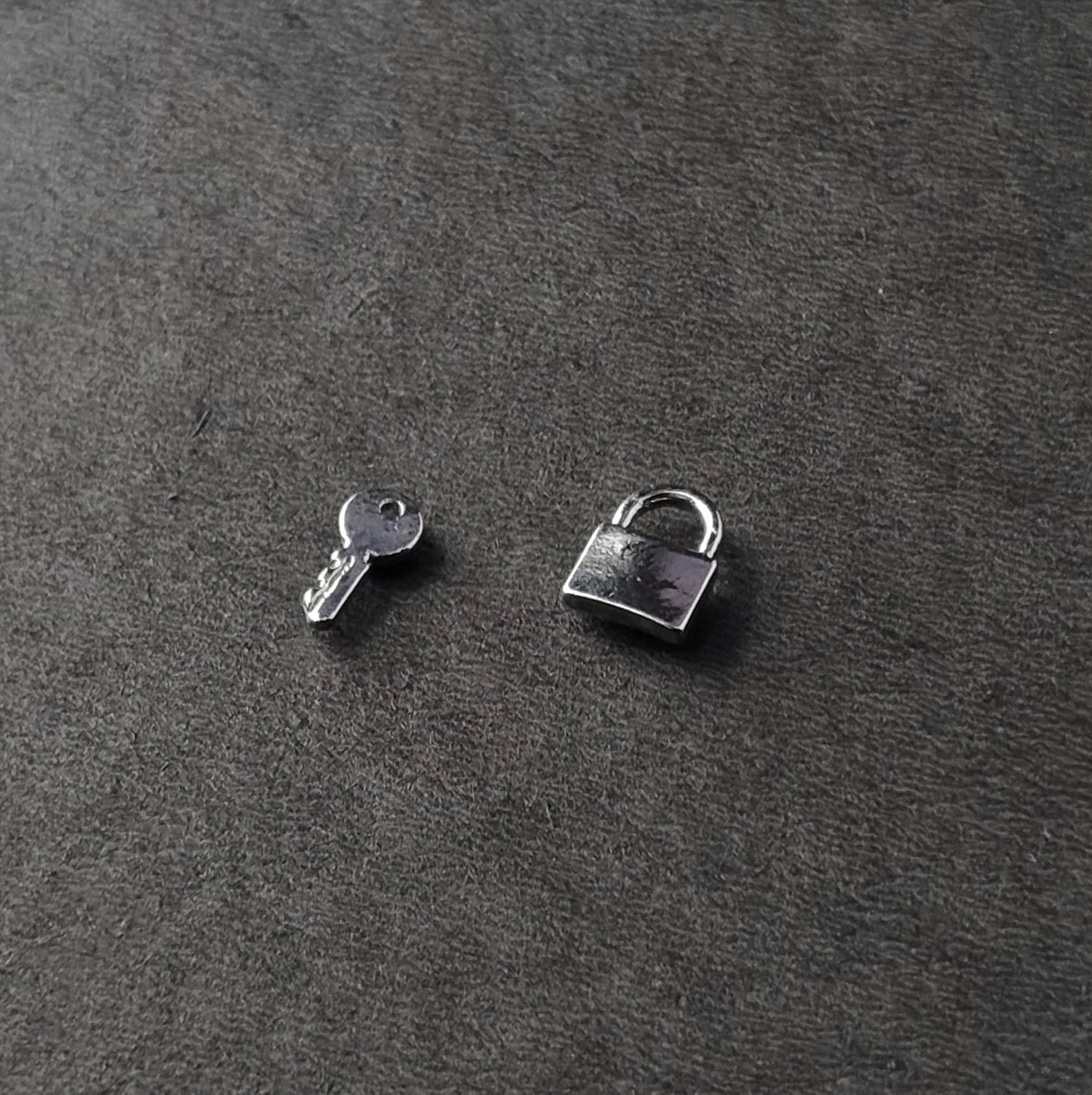 LOCK AND KEY EARTOPS