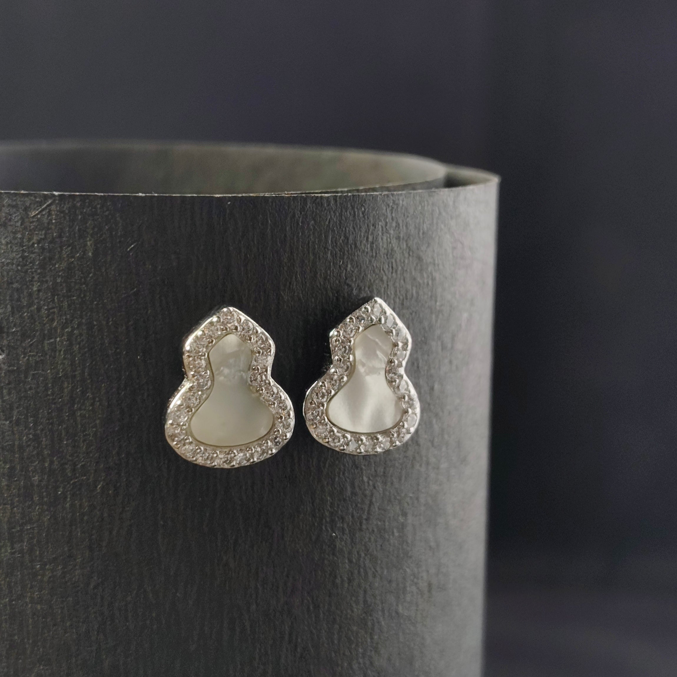PEARL DROP STUDS